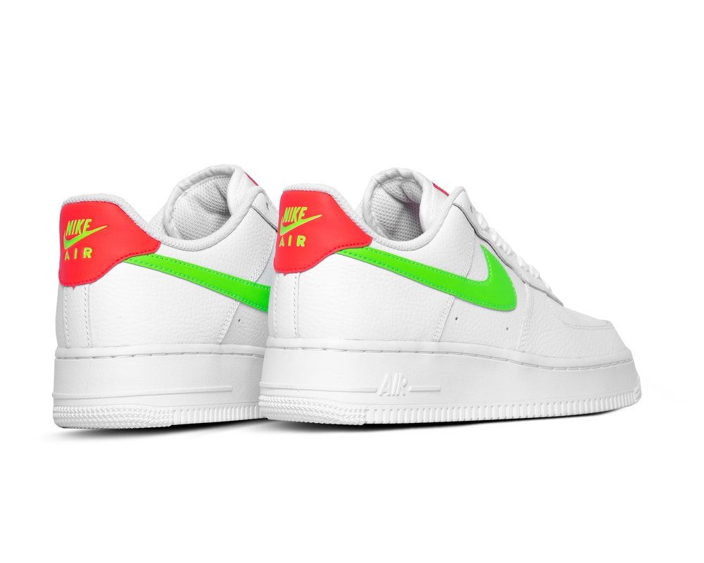 Nike Air Force 1 '07 Laser Crimson Green Strike белые с зеленым кожаные женские